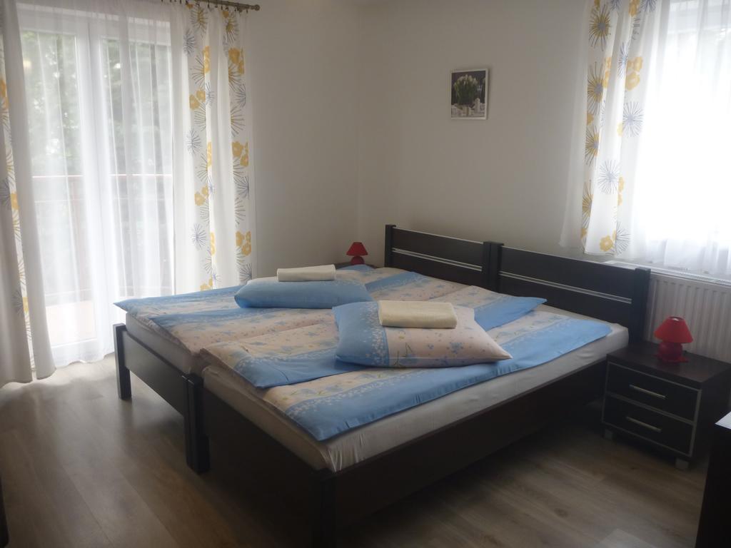 Osrodek Wypoczynkowy Nad Stawem - Holiday Resort By The Lake - Erholungsheim Am See - Prazdninovy Dum U Jezera 쿠도바-즈루이 외부 사진
