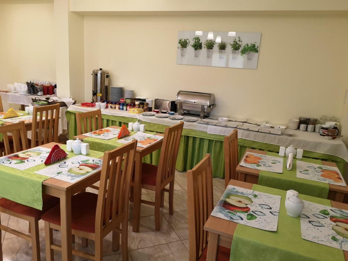 Osrodek Wypoczynkowy Nad Stawem - Holiday Resort By The Lake - Erholungsheim Am See - Prazdninovy Dum U Jezera 쿠도바-즈루이 외부 사진