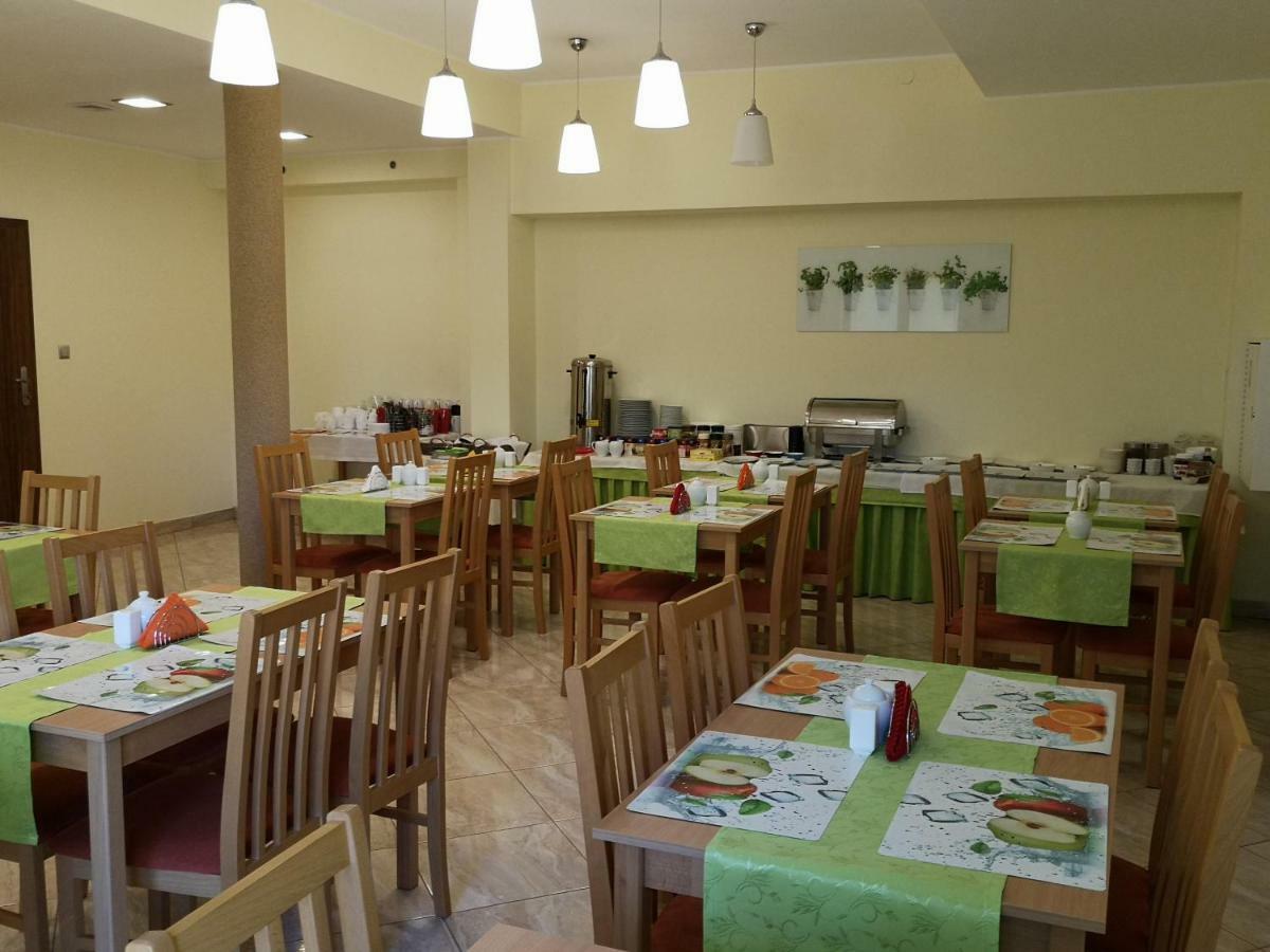 Osrodek Wypoczynkowy Nad Stawem - Holiday Resort By The Lake - Erholungsheim Am See - Prazdninovy Dum U Jezera 쿠도바-즈루이 외부 사진